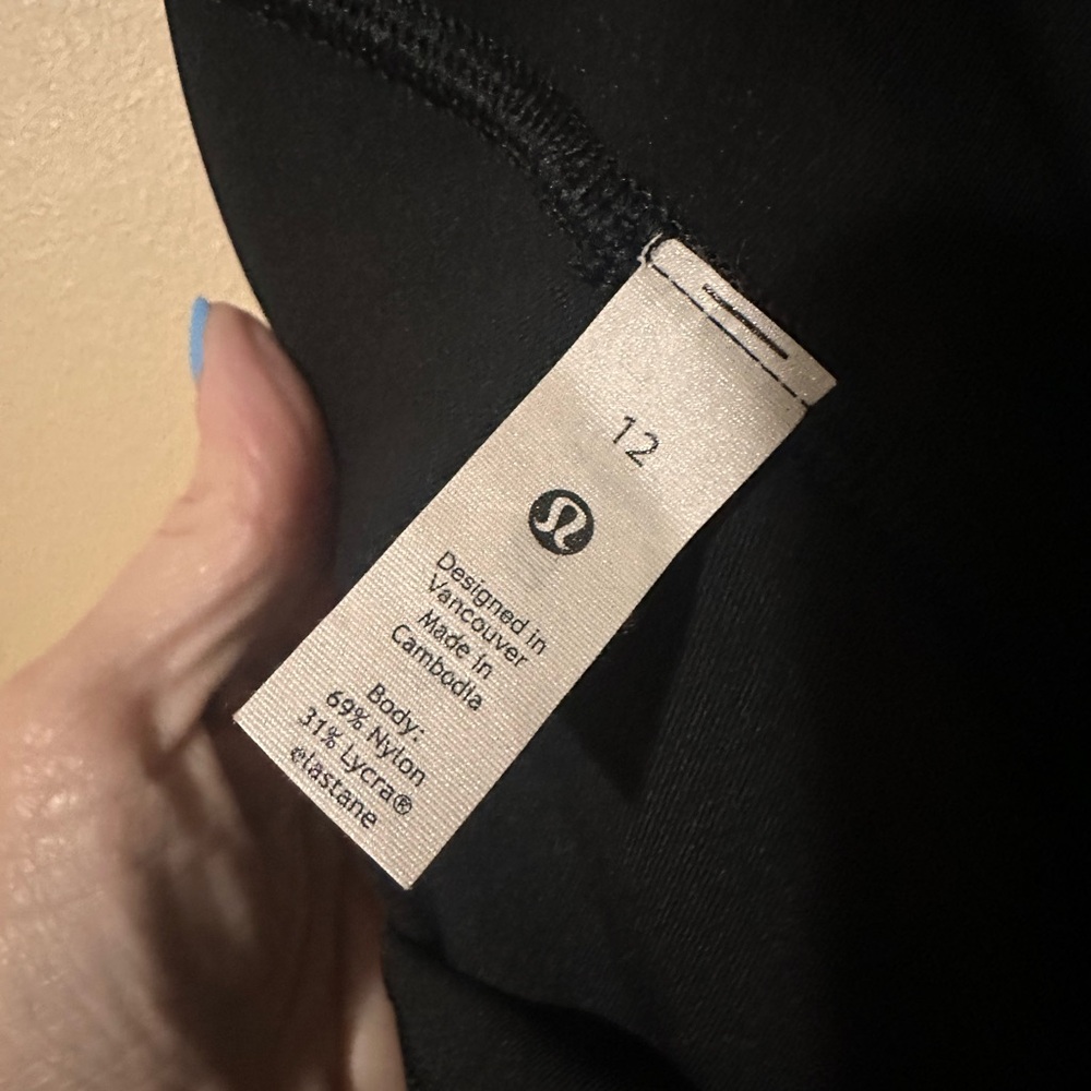 Lululemon cropped size 12 athletic leggings - Picture 6 of 9